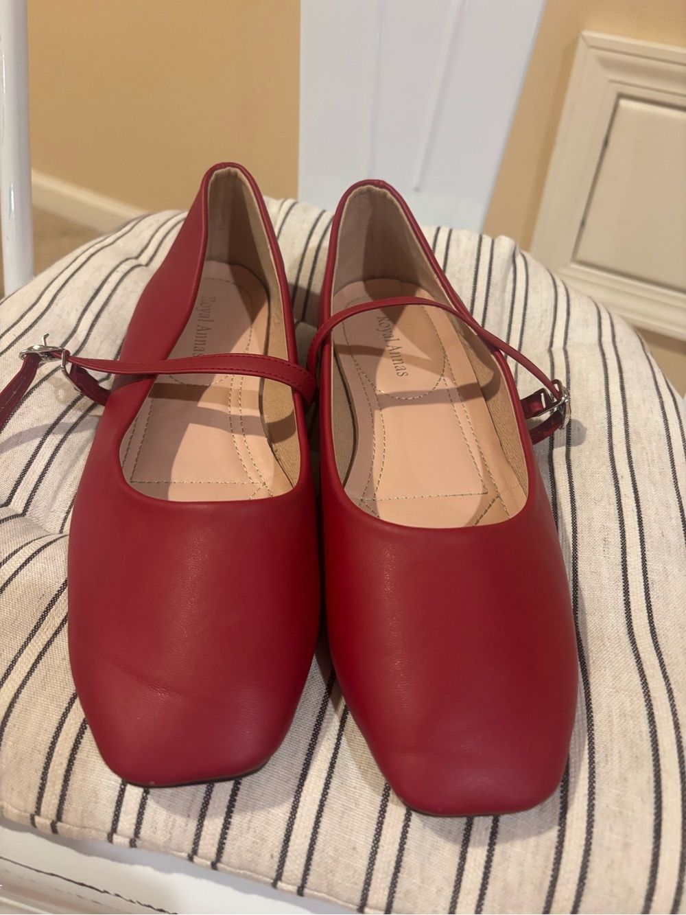 Women's Red Mary Jane Flats - 9.5